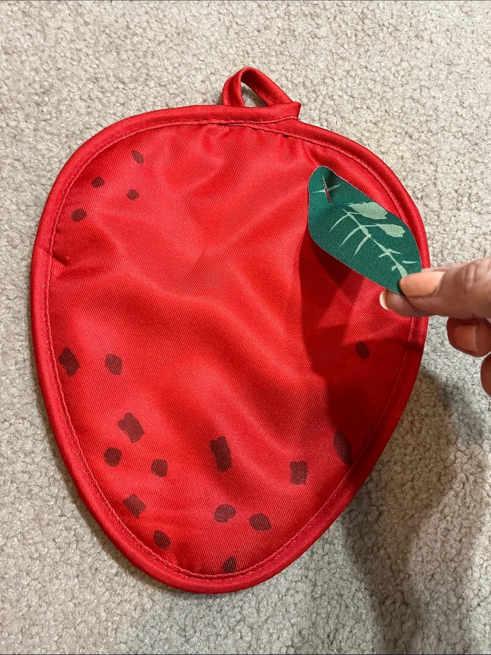 Strawberry Kitchen Towel & Pot Holder Set NWOT